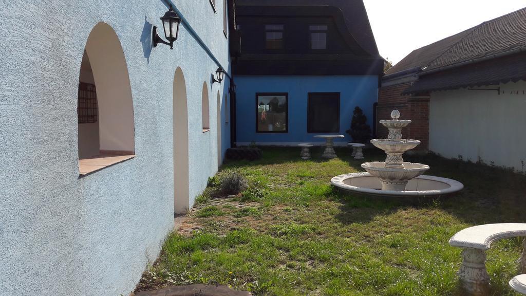 Motel Kotva Ivanka pri Dunaji Exterior foto